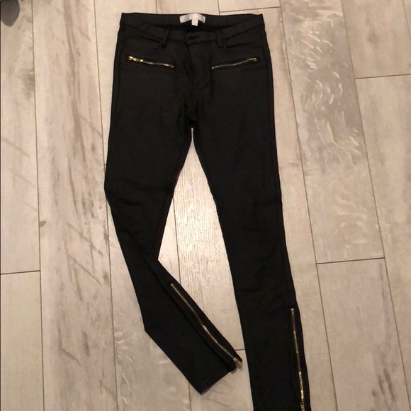 Black skinny’s w/ gold zippers - Picture 1 of 4
